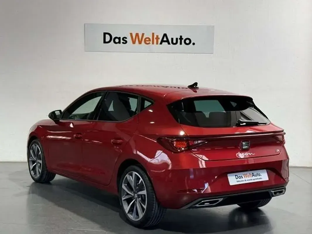 Nuevo Seat Leon FR 150 CV (110 kW) 2026 Rojo Utilitario