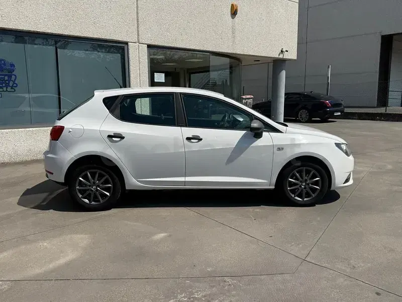 Usado Seat Ibiza I-Tech 70 CV (51 kW) 2015 Blanco Berlina