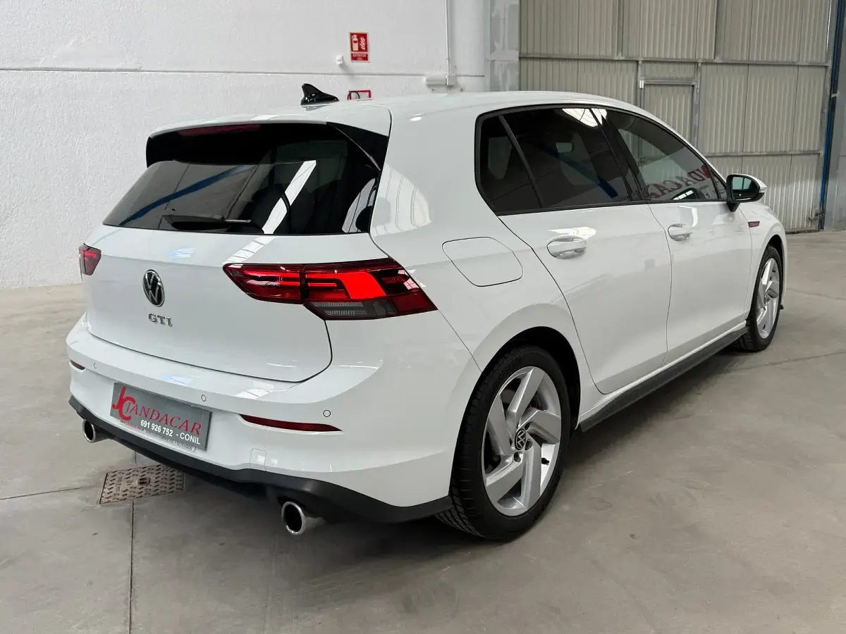 Usado VW Golf VIII GTI 245 CV (180 kW) 2024 Blanco Berlina