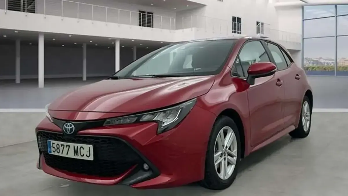 Usado Toyota Corolla Business Edition 122 CV (89 kW) 2022 Rojo Berlina