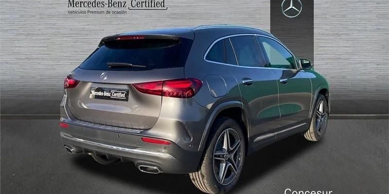 Usado Mercedes GLA200 150 CV (110 kW) 2024 Gris SUV