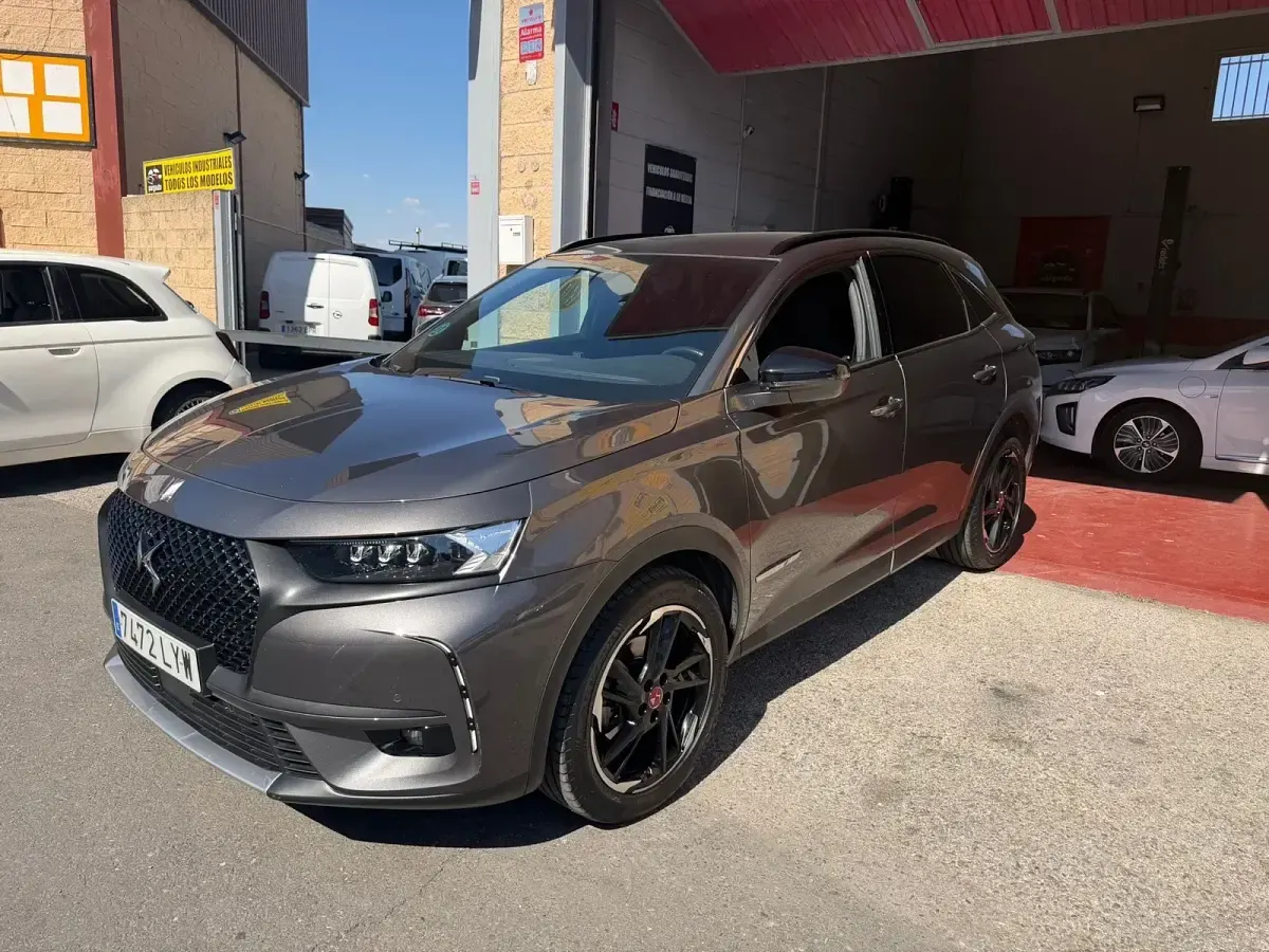Usado DS Automobiles DS7 Crossback 130 CV (95 kW) 2022 Gris SUV