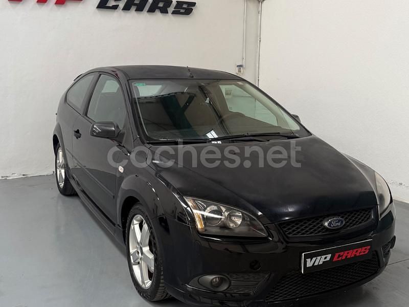 Negro Usado 2007 Ford Focus Trend Berlina | 2999 € (Buen precio) - Imagen 1/4