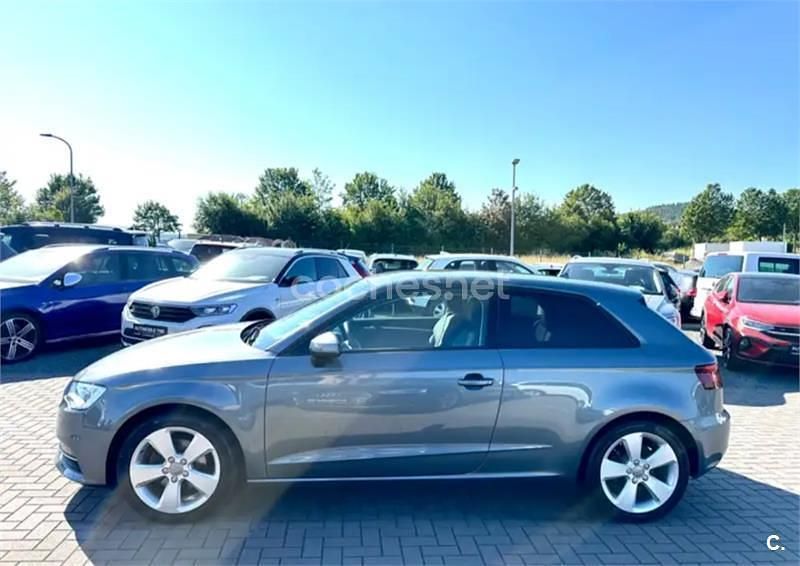 Gris / plata Usado 2014 Audi A3 Ambition Berlina | 13.900 € (Buen precio) - Imagen 1/4