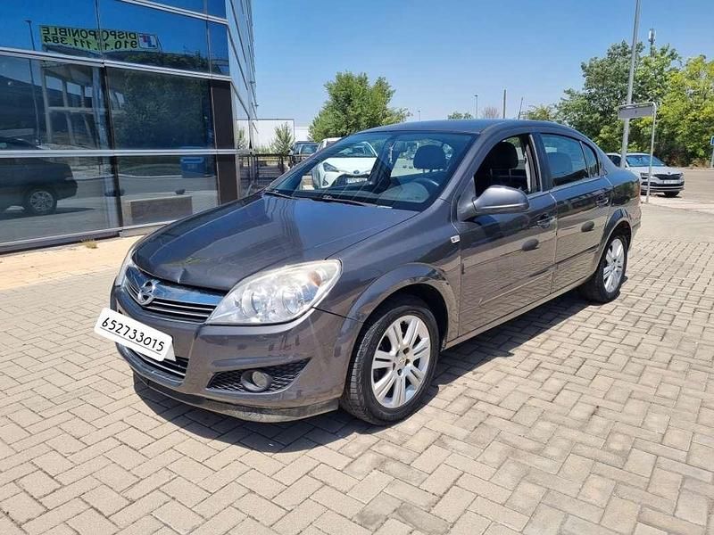 Marrón Usado 2009 Opel Astra Edition Berlina | 2400 € (Buen precio) - Imagen 1/4