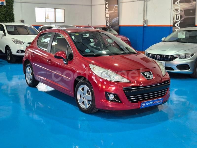 Usado Peugeot 207 Active 95 CV (69 kW) 2011 Granate Berlina
