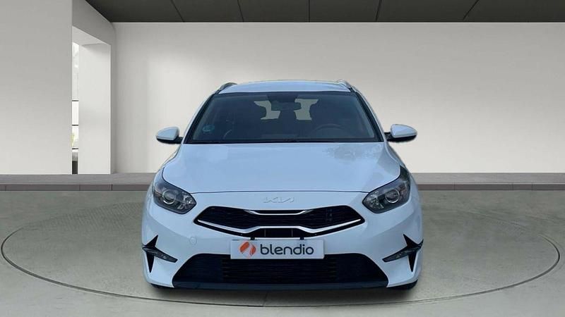 Usado Kia Ceed 120 CV (88 kW) 2022 Blanco Utilitario