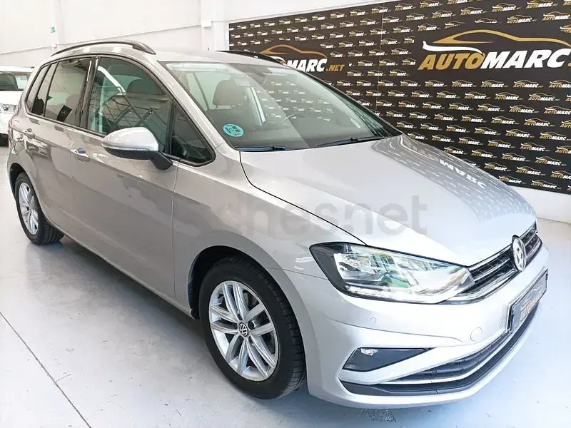 Usado VW Golf Sportsvan Sportline 150 CV (110 kW) 2018 Gris / plata Monovolumen