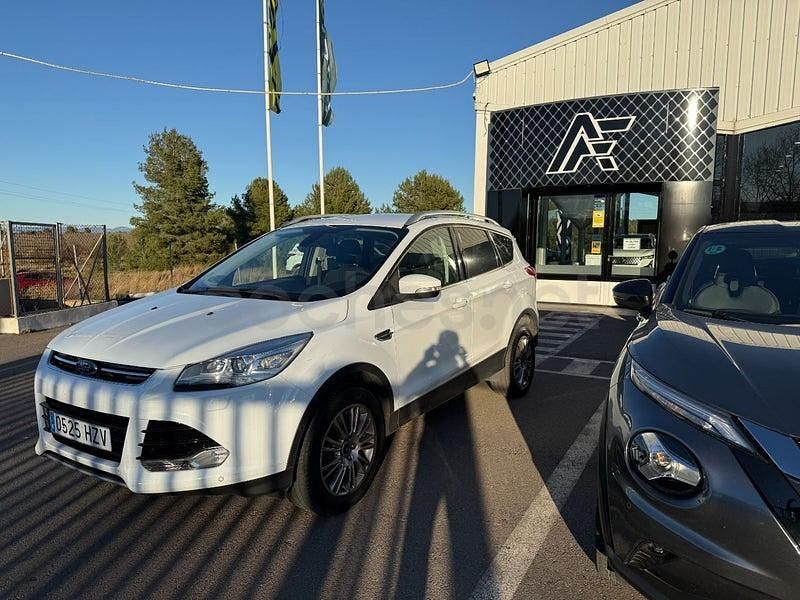 Usado Ford Kuga Titanium 140 CV (102 kW) 2014 Blanco SUV