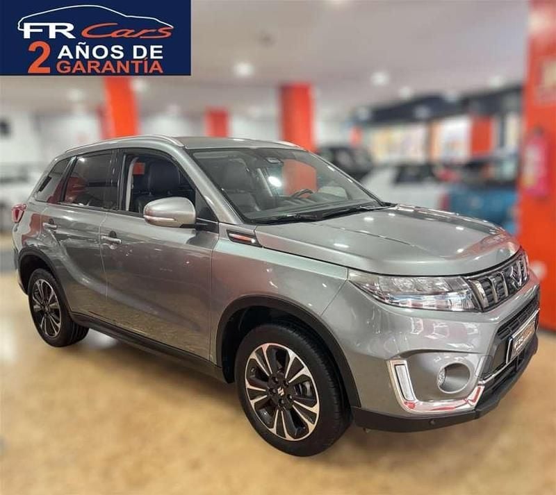 Usado Suzuki Vitara GLX 116 CV (85 kW) 2022 Gris / plata SUV