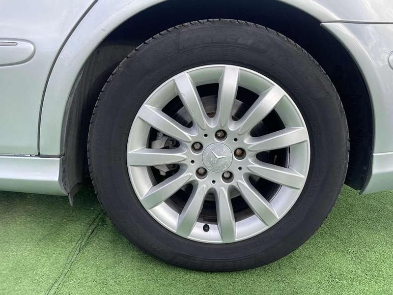 Usado Mercedes E320 Elegance 224 CV (164 kW) 2008 Plateado Berlina