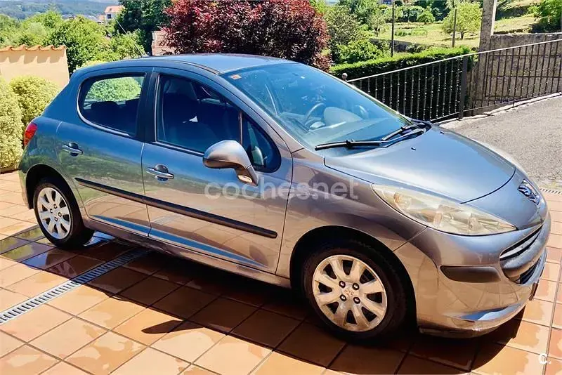 Usado Peugeot 207 75 CV (55 kW) 2009 Gris / plata Berlina