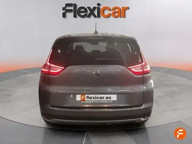 Usado Renault Scénic Zen 140 CV (102 kW) 2019 Gris