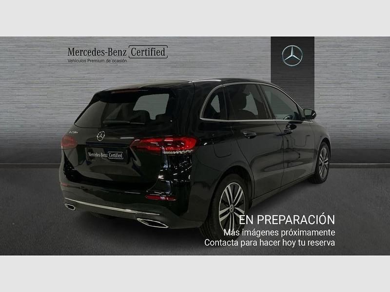 Usado Mercedes B250e 218 CV (160 kW) 2021 Negro Monovolumen