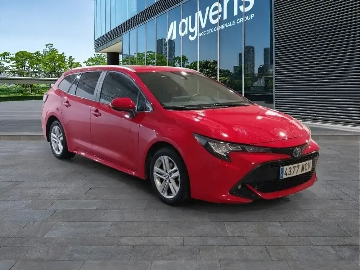 Usado Toyota Corolla Active 122 CV (89 kW) 2022 Rojo Familiar