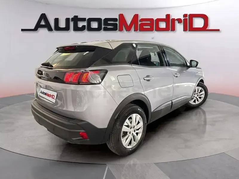 Usado Peugeot 3008 Active 131 CV (96 kW) 2022 Gris SUV