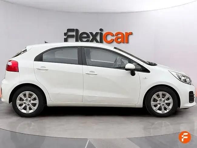 Usado Kia Rio 84 CV (61 kW) 2016 Blanco Utilitario