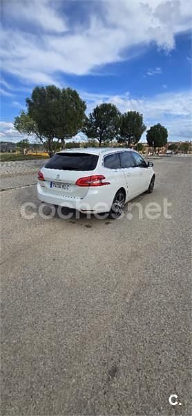 Usado Peugeot 308 SW Allure 130 CV (95 kW) 2018 Blanco Familiar