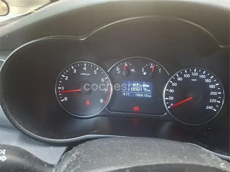 Usado Kia Carens 135 CV (99 kW) 2014 Blanco Monovolumen