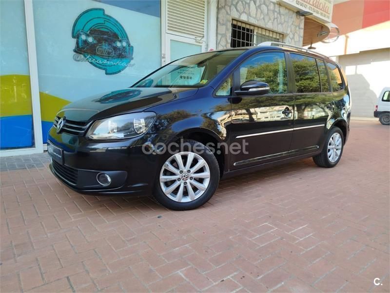 Usado VW Touran Advance 105 CV (77 kW) 2013 Negro Monovolumen