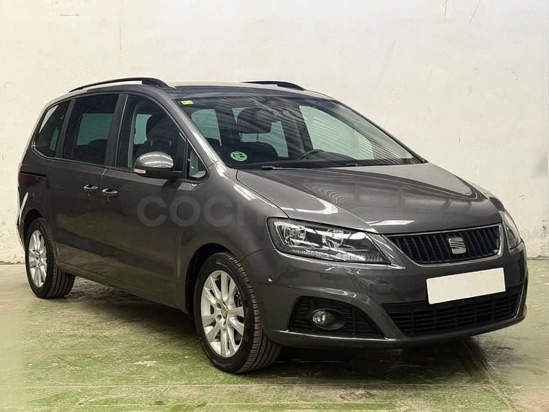 Usado Seat Alhambra Reference 150 CV (110 kW) 2013 Gris / plata Monovolumen