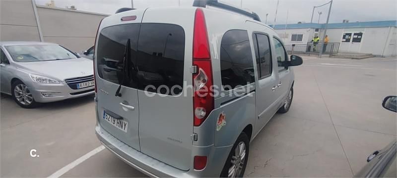 Usado Renault Kangoo Dynamique 90 CV (66 kW) 2013 Gris / plata Familiar