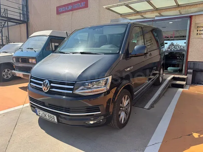 Usado VW Multivan 204 CV (150 kW) 2017 Negro Monovolumen