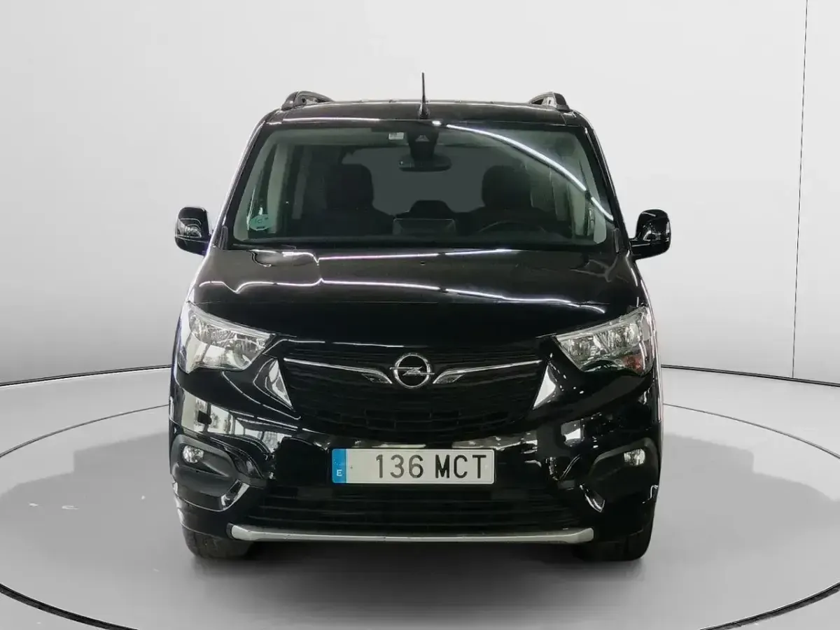 Usado Opel Combo Elegance 130 CV (95 kW) 2022 Negro Monovolumen