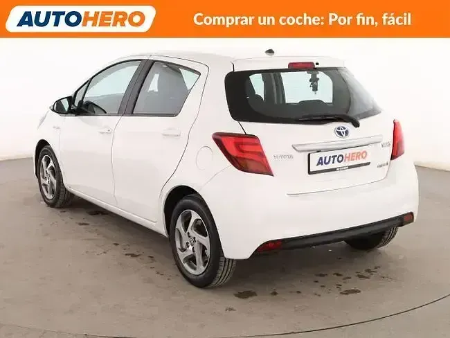 Usado Toyota Yaris Active 101 CV (74 kW) 2016 Blanco Utilitario