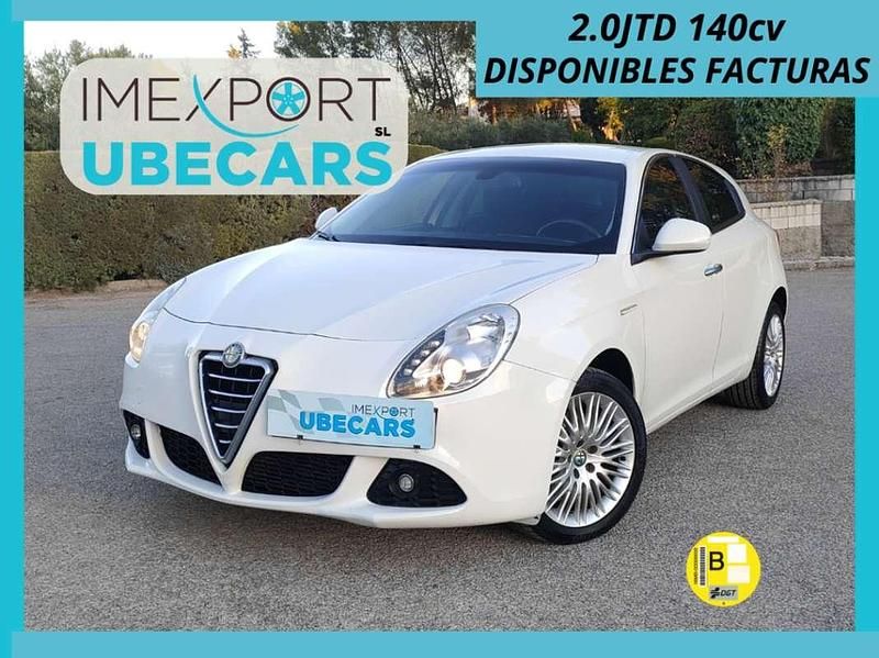 Blanco Usado 2013 Alfa Romeo Giulietta Distinctive Utilitario | 8500 € (Precio justo) - Imagen 1/4