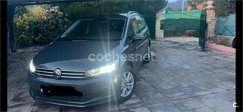 Gris / plata Usado 2021 VW Touran Business Monovolumen | 17.300 € (Buen precio) - Imagen 1/4