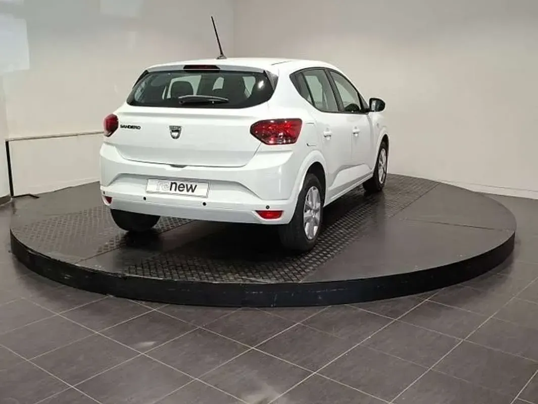 Usado Dacia Sandero Expression 90 CV (66 kW) 2022 Blanco Berlina