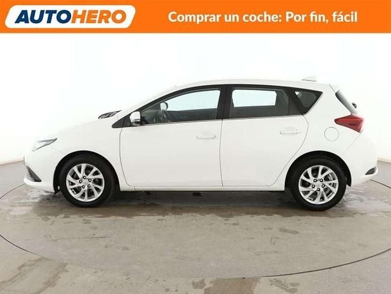 Usado Toyota Auris Active 116 CV (85 kW) 2017 Blanco Berlina