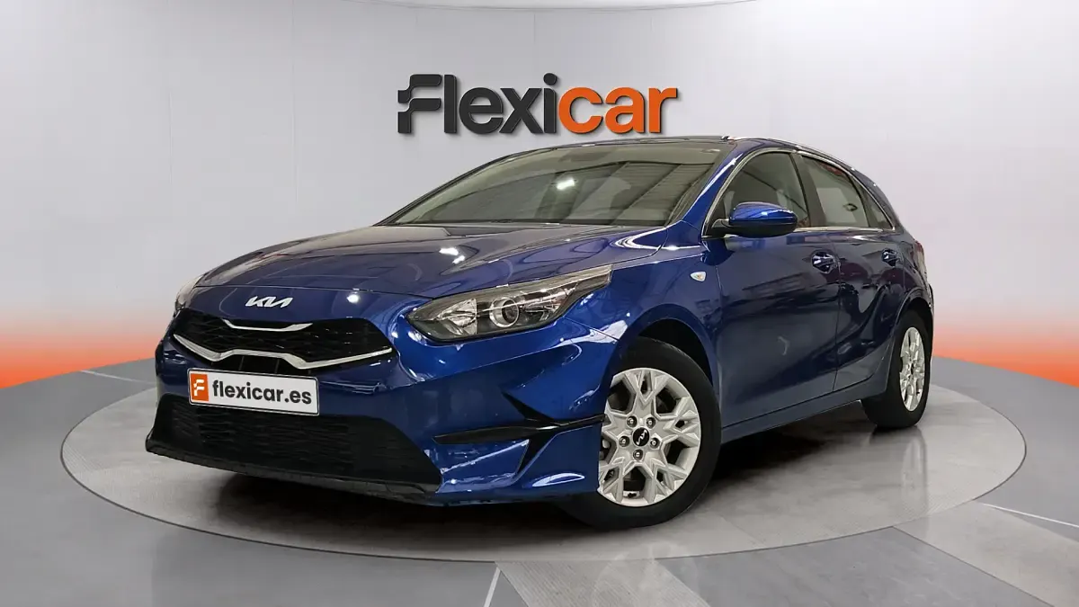 Usado Kia Ceed 136 CV (100 kW) 2023 Azul Utilitario