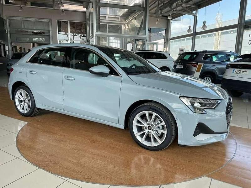 Usado Audi A3 Sportback Advanced 150 CV (110 kW) 2024 Gris Utilitario