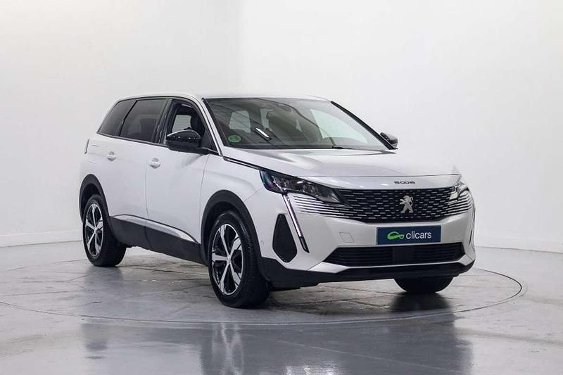 Usado Peugeot 5008 Allure 131 CV (96 kW) 2022 Blanco SUV