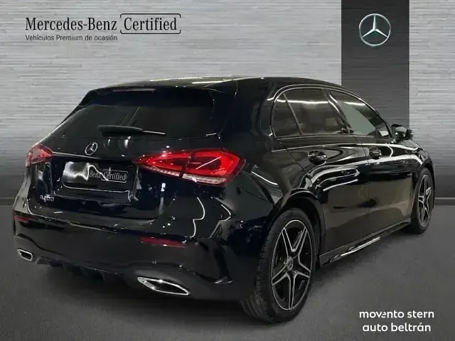 Usado Mercedes A200 AMG line 163 CV (119 kW) 2022 Negro Berlina
