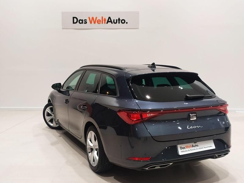 Usado Seat Leon FR 150 CV (110 kW) 2025 Gris Familiar