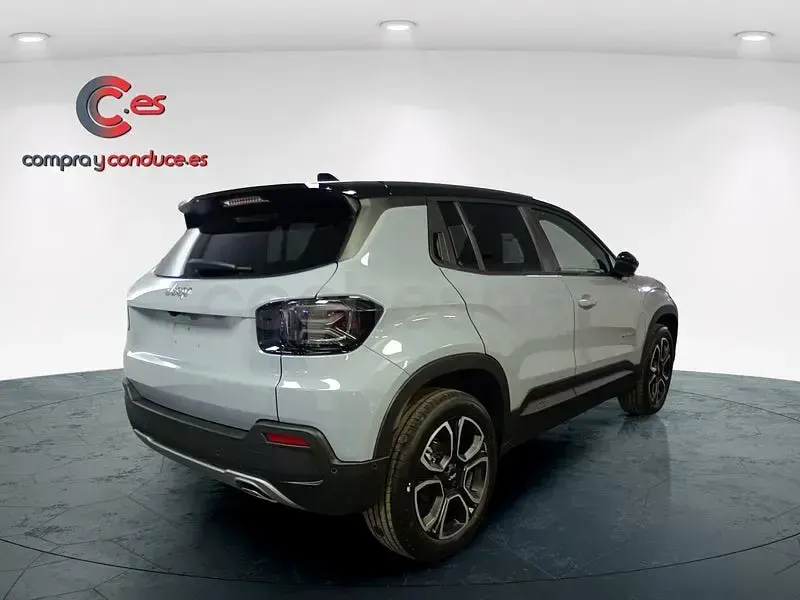 Nuevo Jeep Avenger Summit 110 CV (80 kW) 2026 Gris / plata SUV
