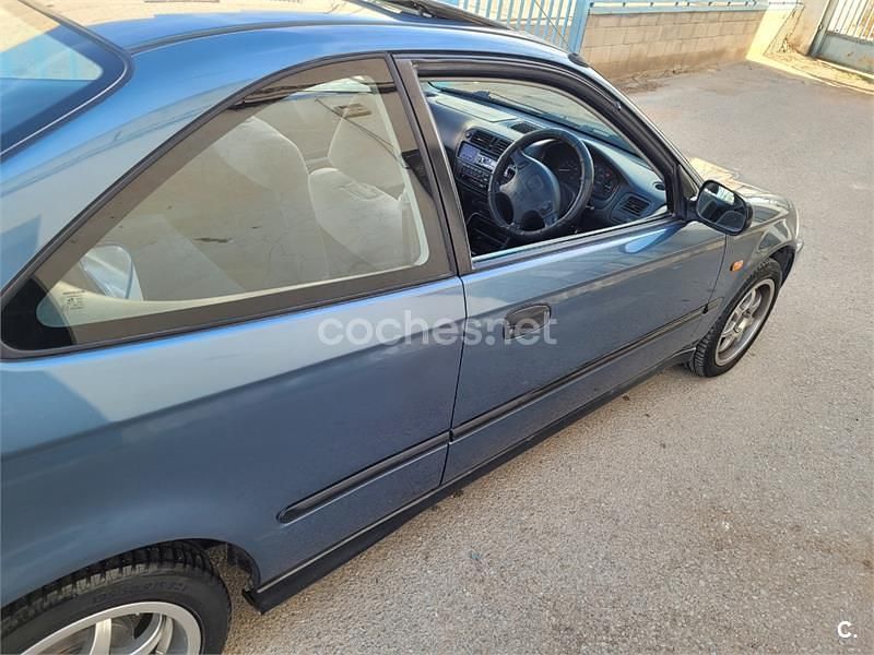 Usado Honda Civic LS 105 CV (77 kW) 1996 Azul Coupe