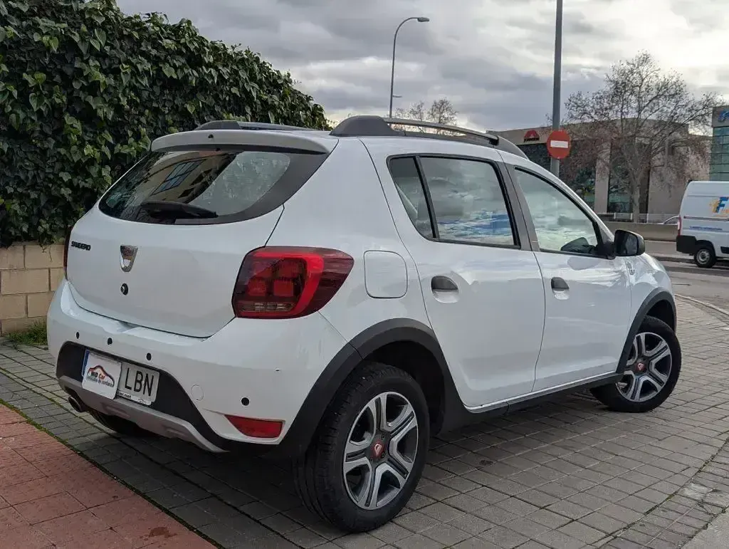 Usado Dacia Sandero 95 CV (69 kW) 2019 Blanco