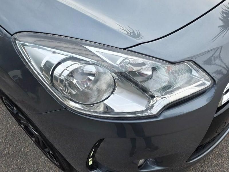 Usado Citroën DS3 120 CV (88 kW) 2010 Gris / plata Utilitario