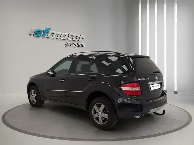 Usado Mercedes ML280 190 CV (139 kW) 2006 Negro SUV