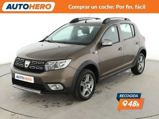 Usado Dacia Sandero Comfort 90 HP (66 kW) 2020 Cinzento Sedan