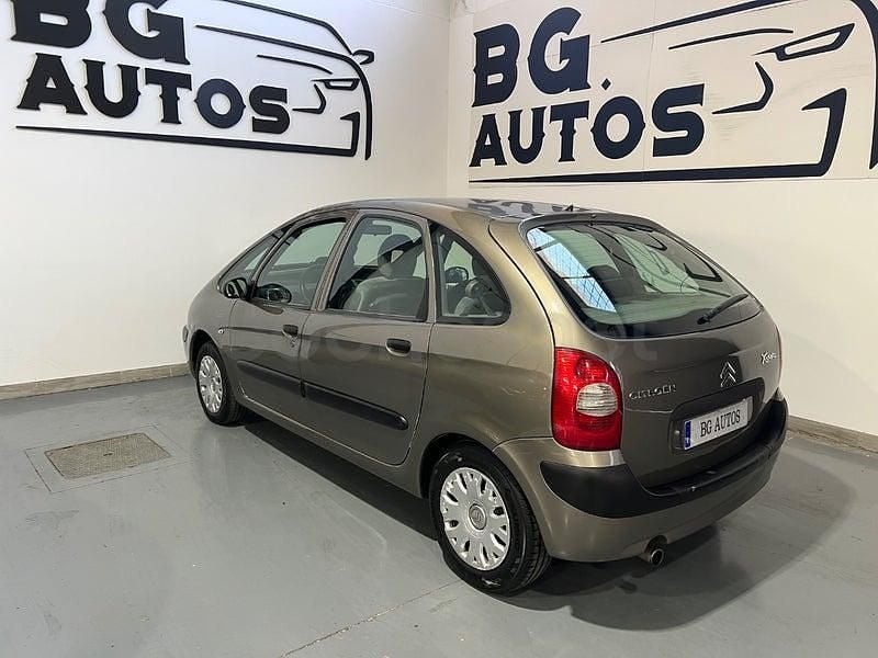 Usado Citroën Xsara Picasso 92 CV (67 kW) 2009 Marrón Monovolumen