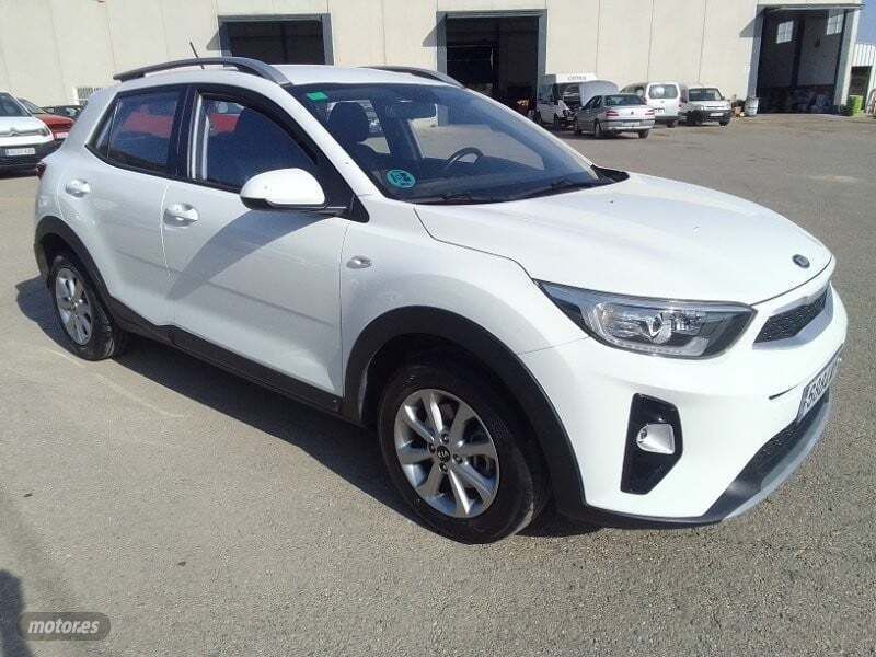 Usado Kia Stonic 84 CV (61 kW) 2017 Blanco SUV