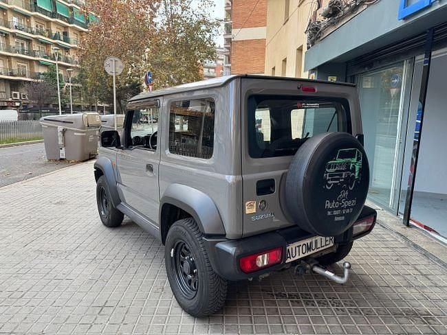 Usado Suzuki Jimny 102 CV (75 kW) 2019 Gris claro SUV