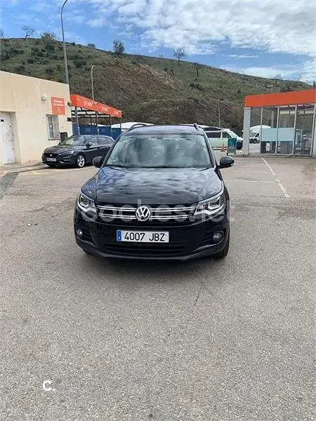 Usado VW Tiguan 110 HP (80 kW) 2015 Preto SUV