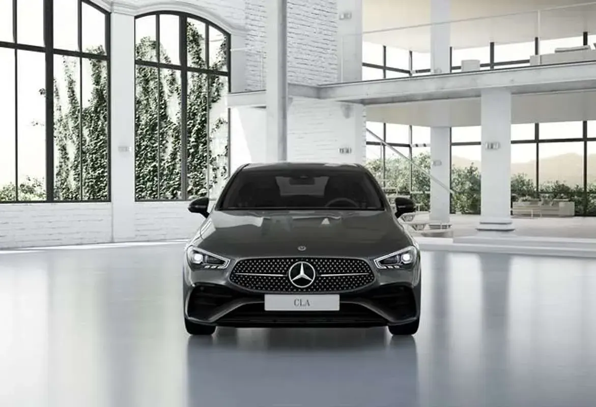Usado Mercedes CLA200 150 CV (110 kW) 2025 Gris Coupe