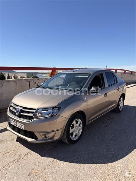 Usado Dacia Logan Ambiance 75 CV (55 kW) 2015 Gris / plata Berlina